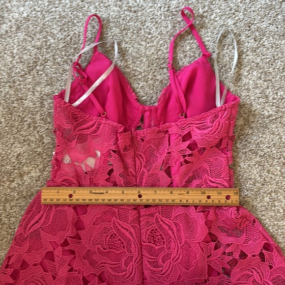 LOVERS AND FRIENDS Angela Midi Dress in Hot Pink size XXS - Picture 10 of 10